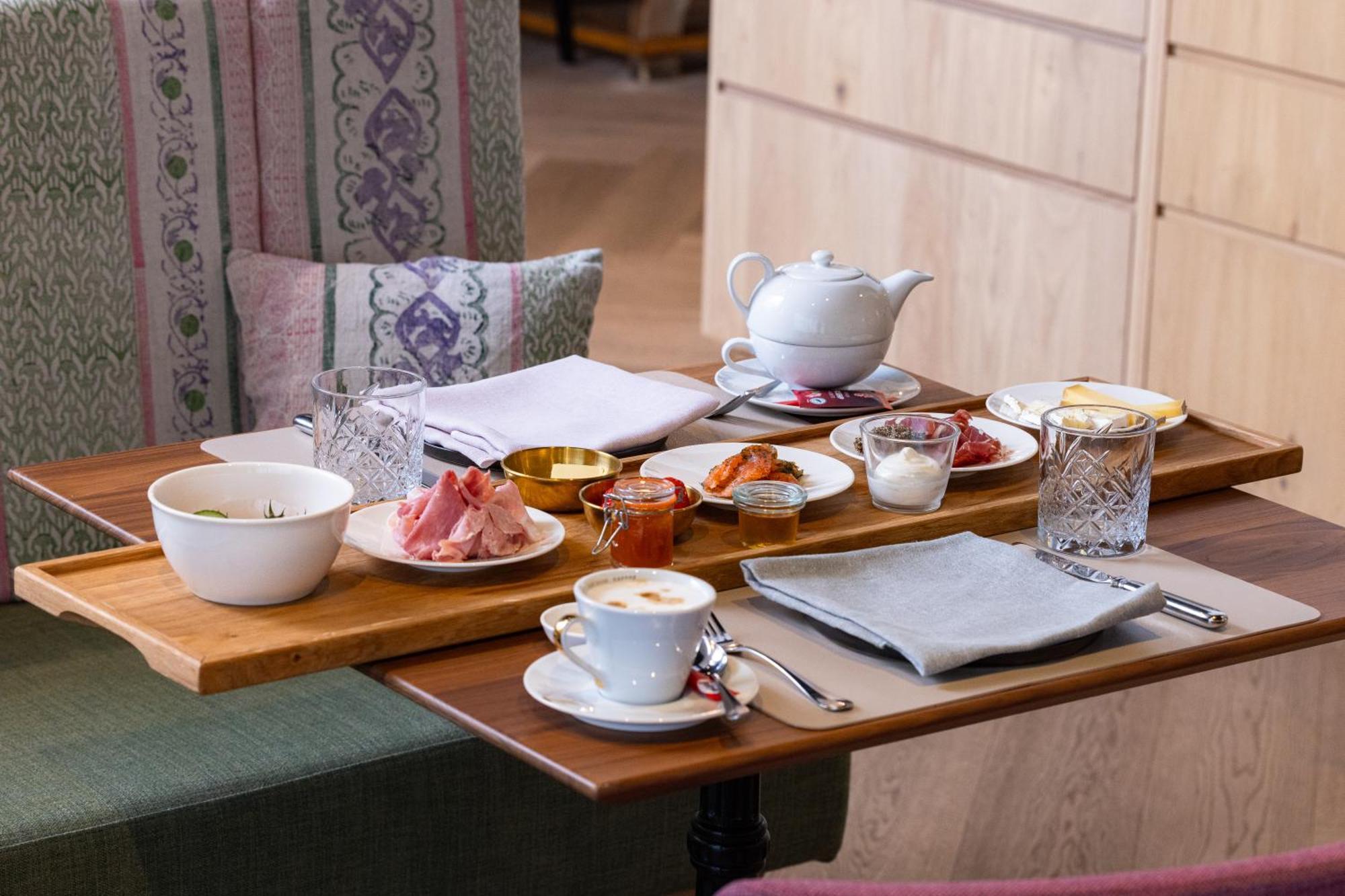 גמונדן Boutiquehotel Zum Goldenen Hirschen מראה חיצוני תמונה