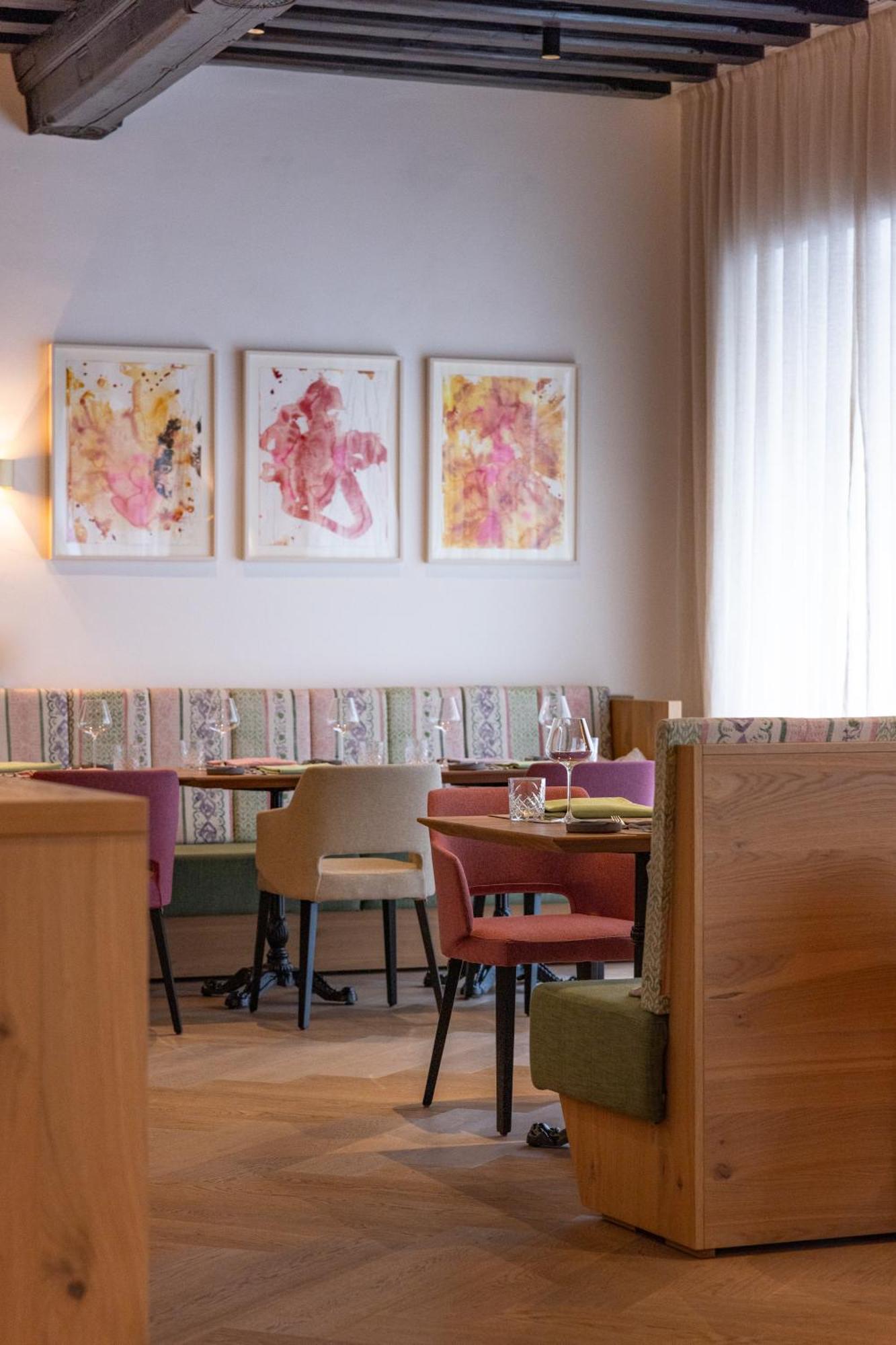 גמונדן Boutiquehotel Zum Goldenen Hirschen מראה חיצוני תמונה