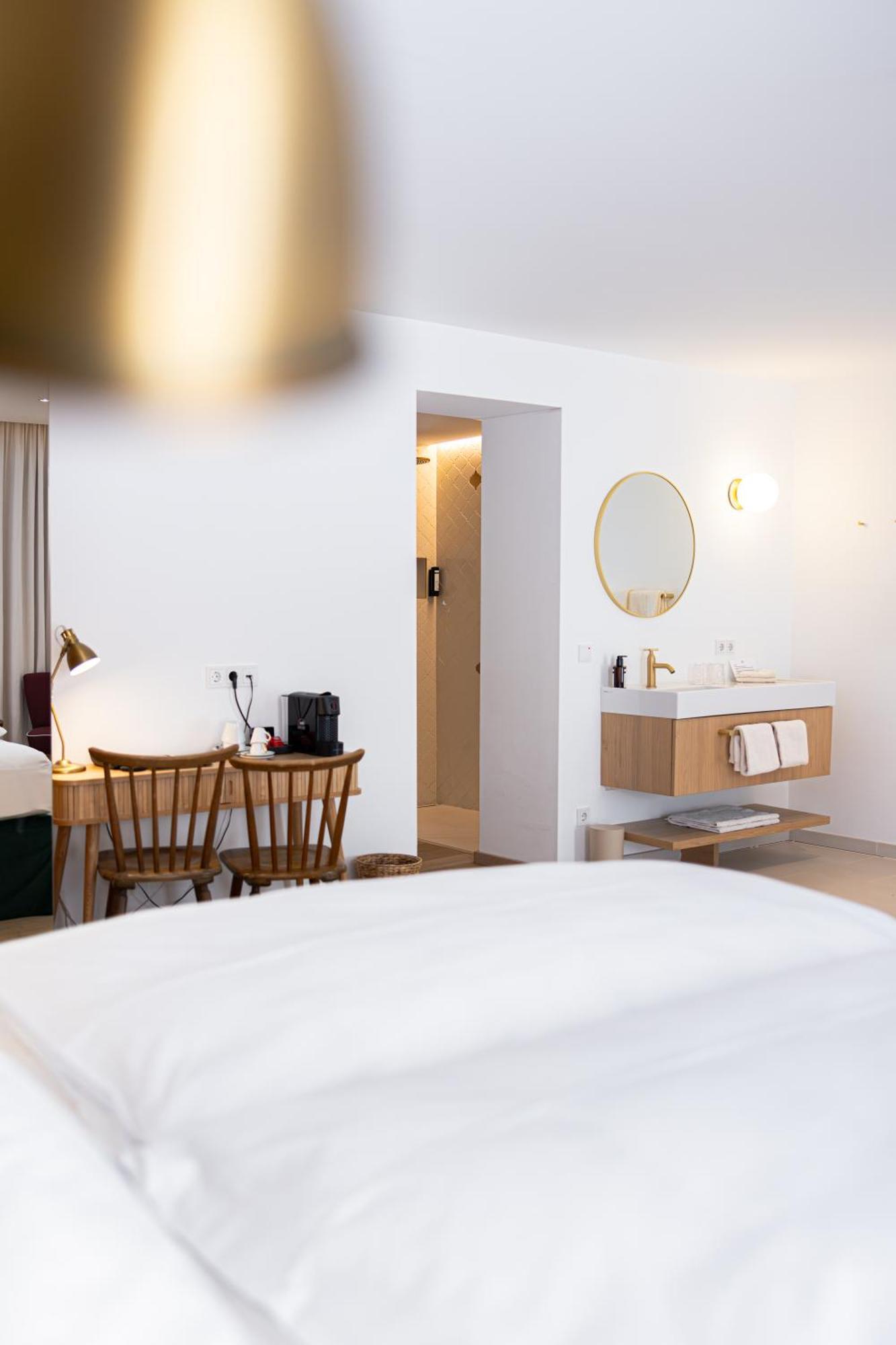 גמונדן Boutiquehotel Zum Goldenen Hirschen מראה חיצוני תמונה