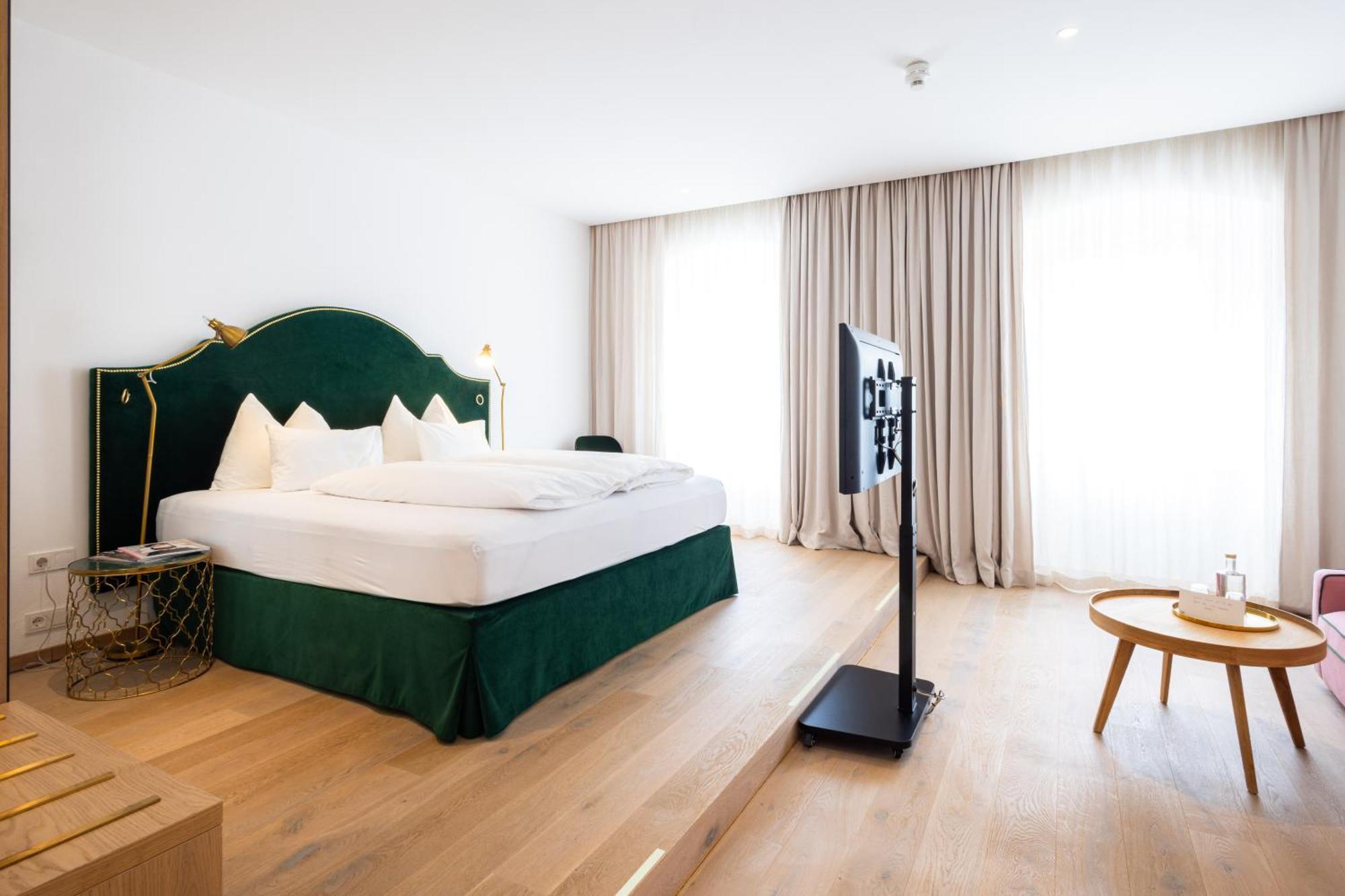 גמונדן Boutiquehotel Zum Goldenen Hirschen מראה חיצוני תמונה