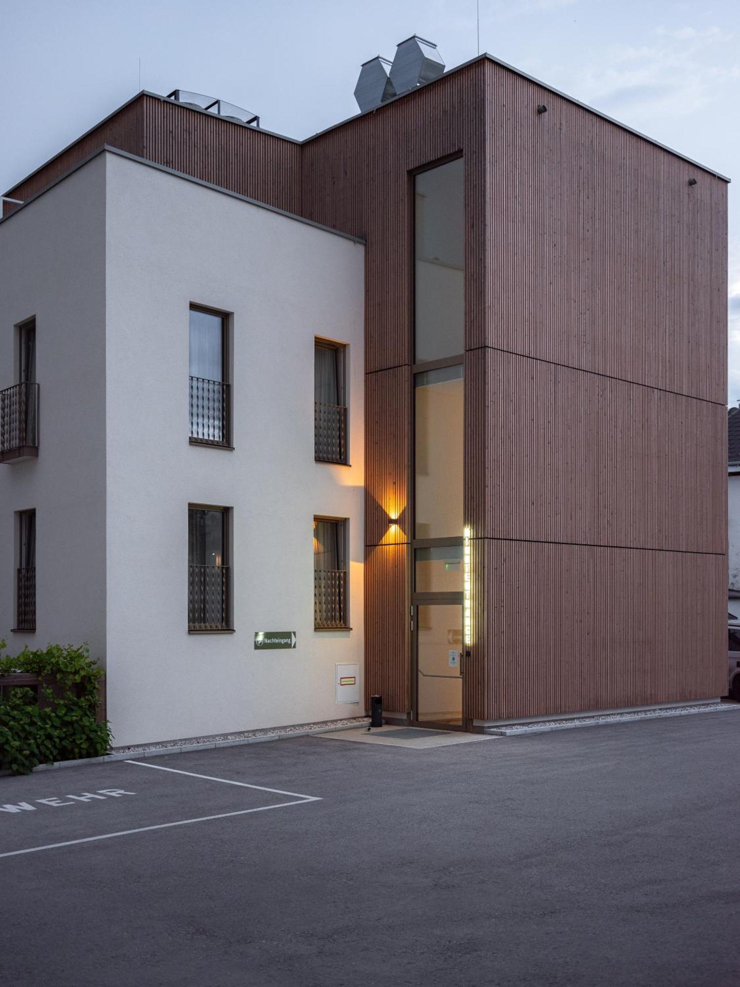גמונדן Boutiquehotel Zum Goldenen Hirschen מראה חיצוני תמונה