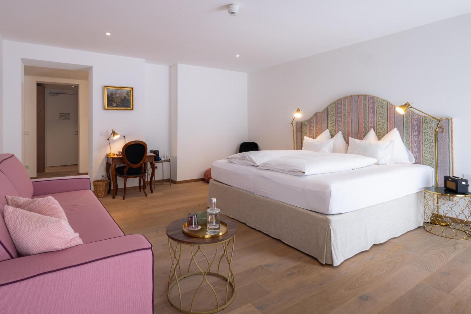גמונדן Boutiquehotel Zum Goldenen Hirschen מראה חיצוני תמונה