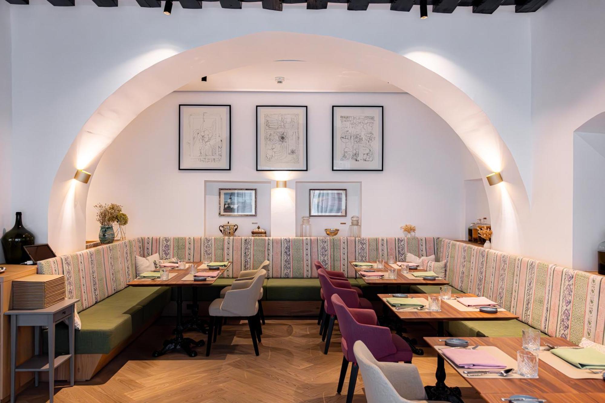 גמונדן Boutiquehotel Zum Goldenen Hirschen מראה חיצוני תמונה